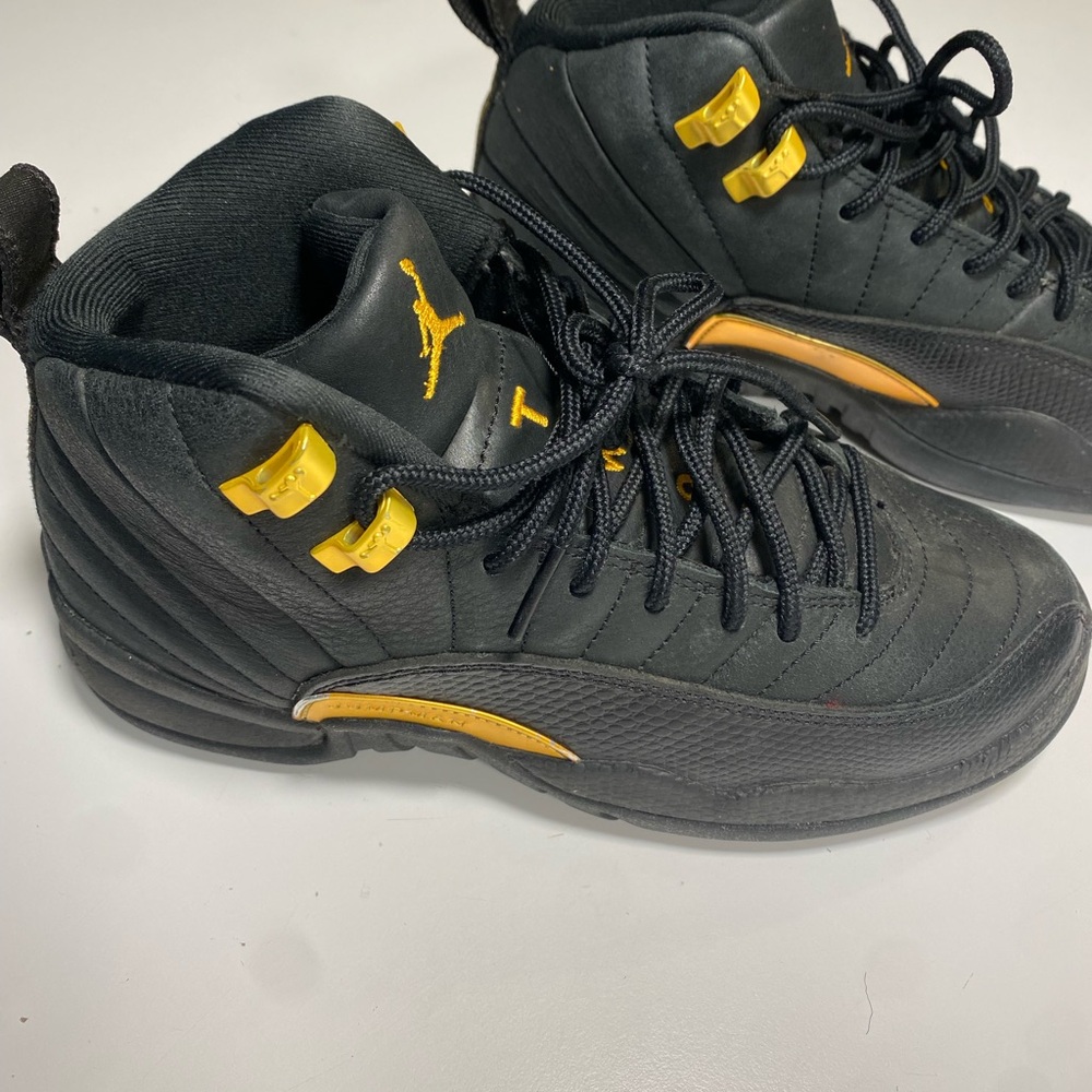 Air Jordan 12 Retro Black & Gold Size Youth 4